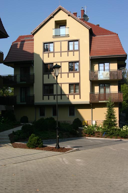 Apartament Z Ogrodem ポラニツァ・ズドゥルイ エクステリア 写真